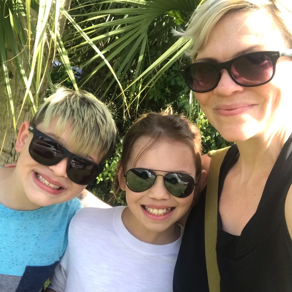 Meet your Posher, Crystal - Picture 4 of 4